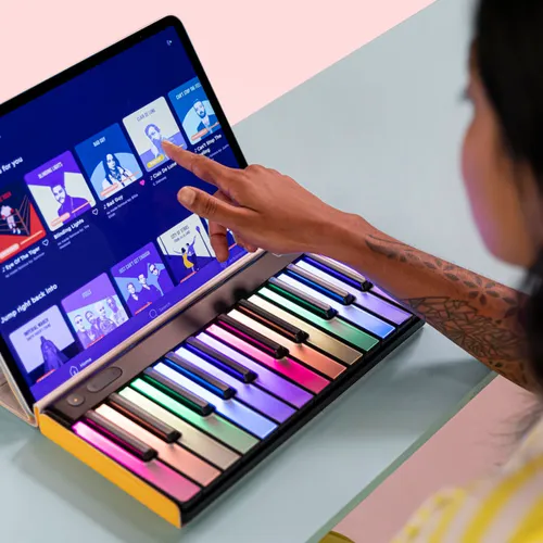 Lumi Portable Beginner’s Keyboard Guides You as You Play