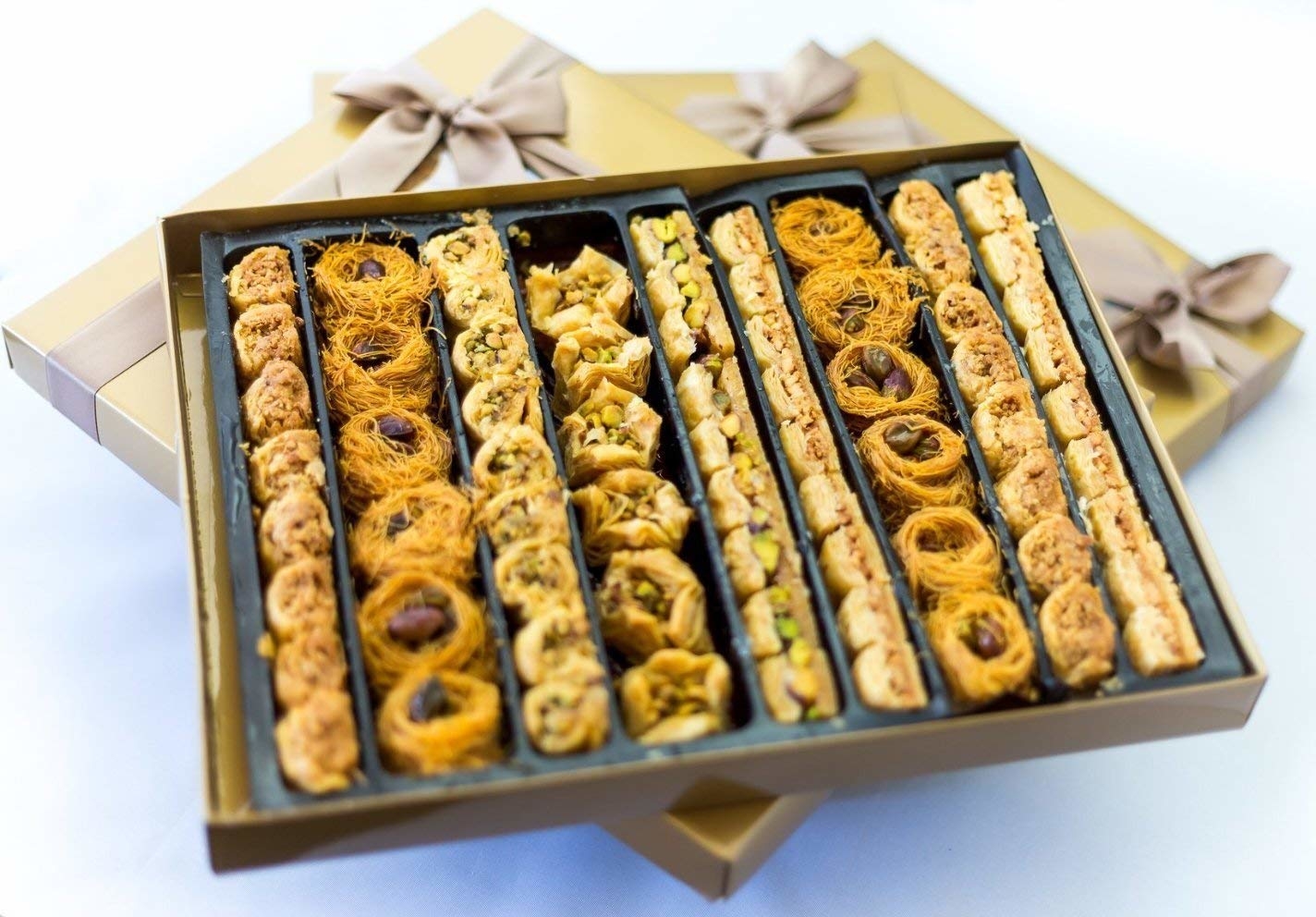 Arabian Pastry Gift Box�70 Pc�