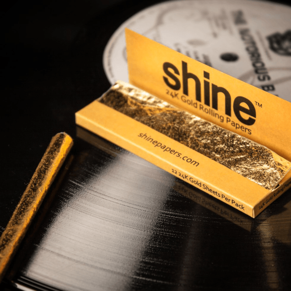 24K Gold Rolling Papers Pack