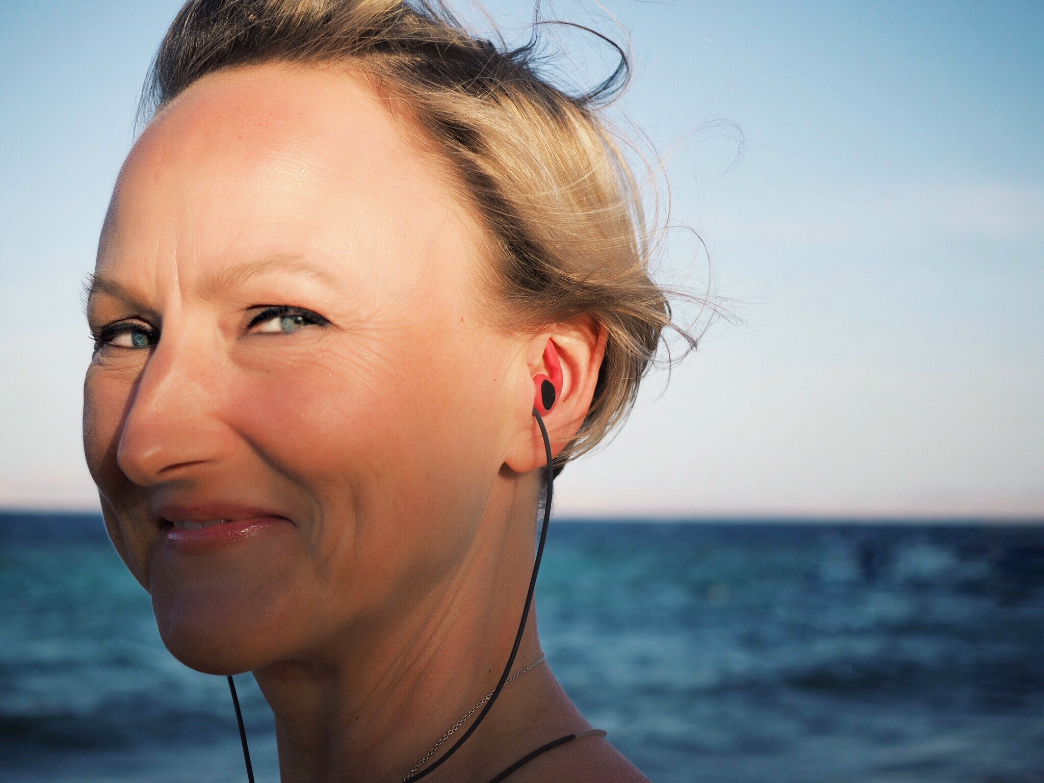 Adjustable Surfing Ear Plugs