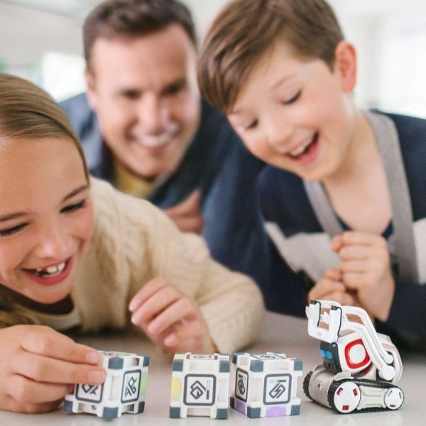 Anki Cozmo - A Fun, Educational Toy Robot