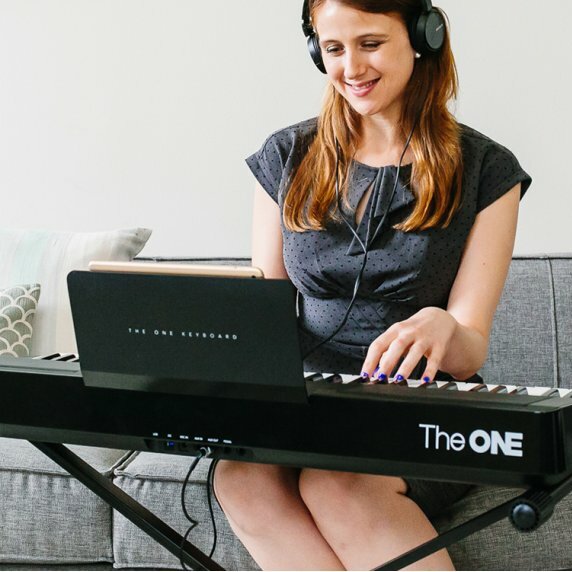 App-Connected Keyboard Stand