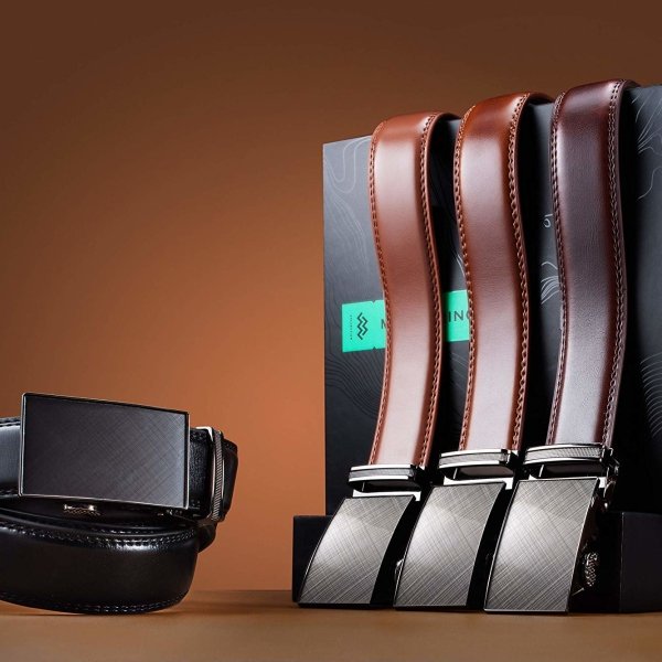 Belt With Automatic Buckle