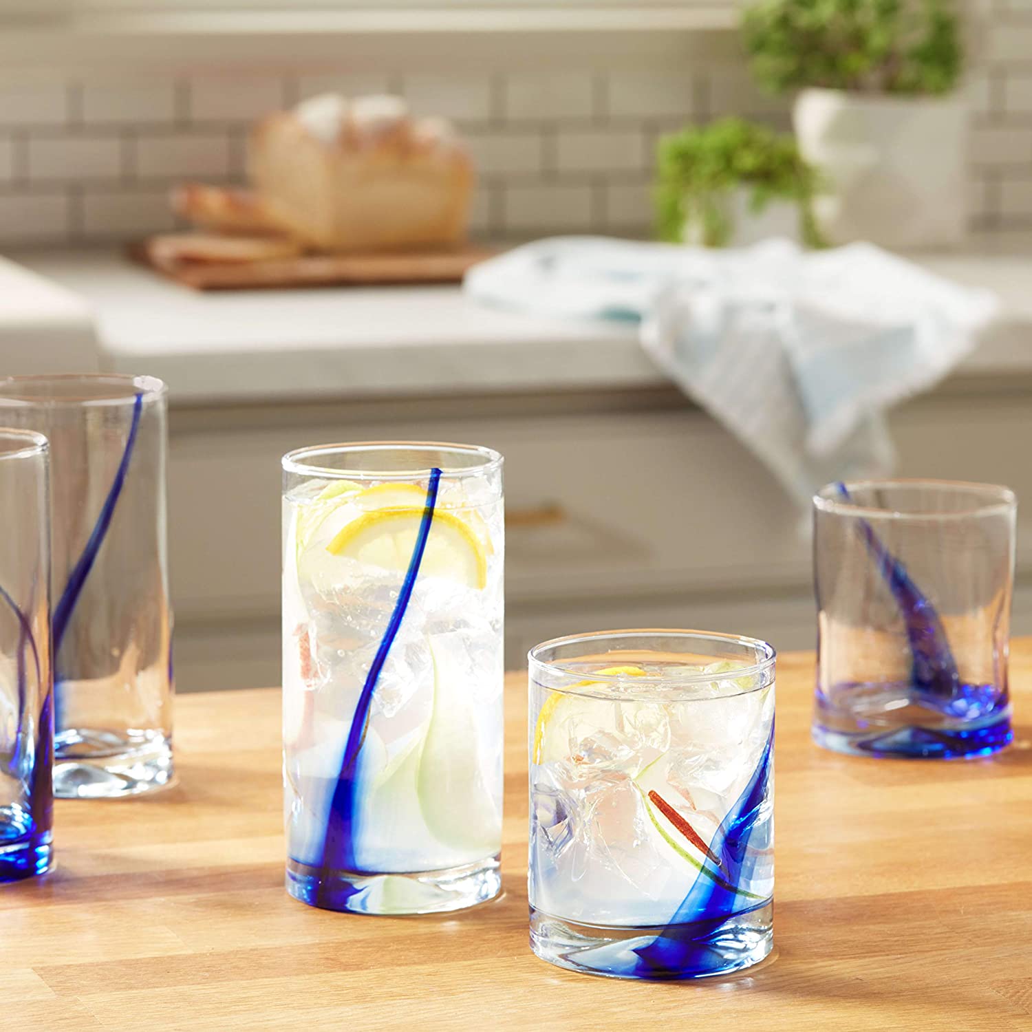 Blue Ribbon Glasses Set