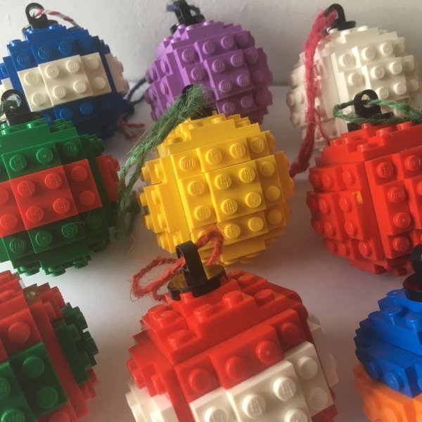 Build Your Own LEGO Bauble