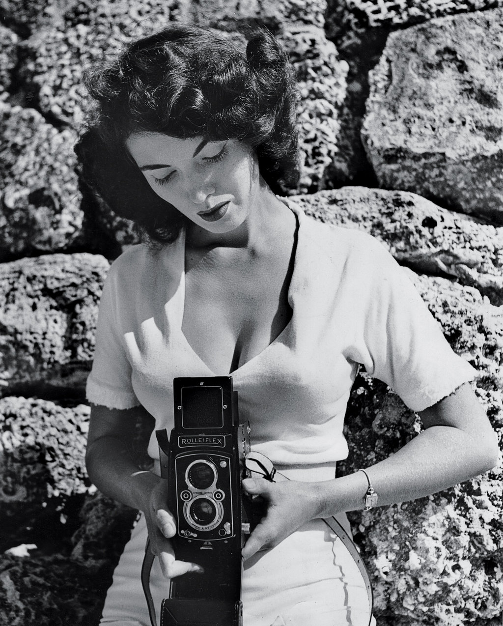 Bunny Yeager's Darkroom: Pin-up Photography's Golden Era 