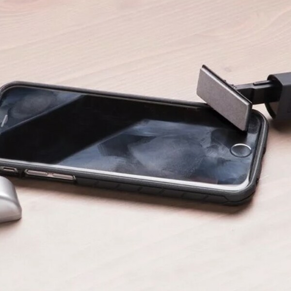 Carbon Smartphone Cleaner