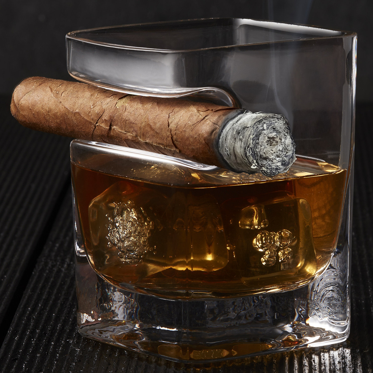 Cigar Holding Whiskey Glass