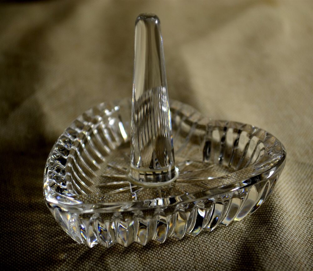 Crystal Heart-Shaped Ring Holder