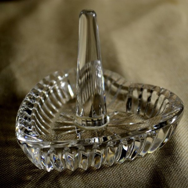 Crystal Heart-Shaped Ring Holder