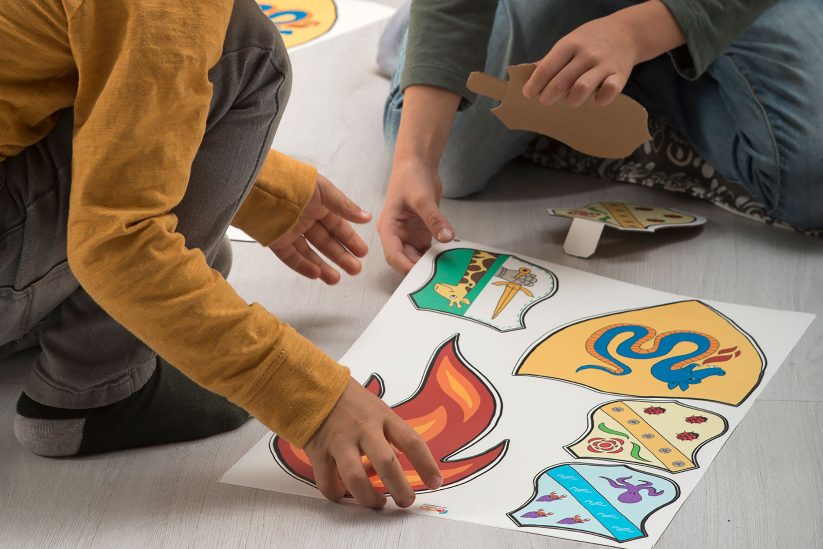 Edo – The Giant Cardboard Bricks For Building Anything