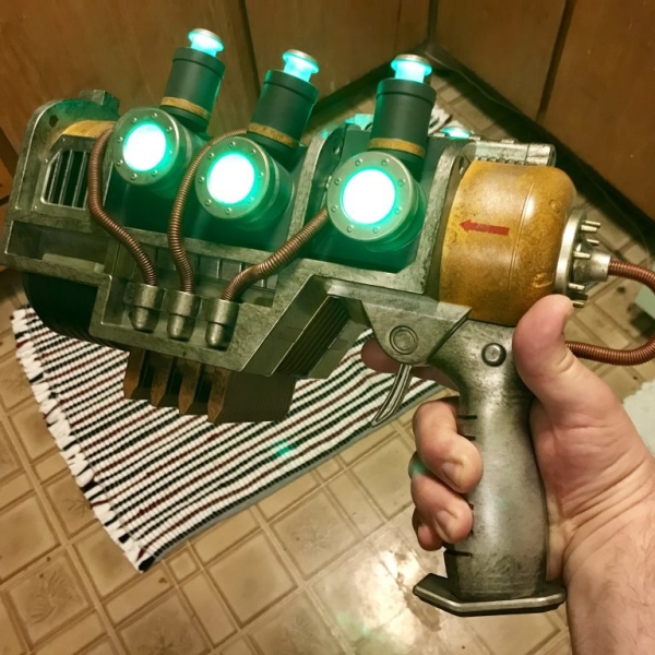 Fallout Plasma Pistol Replica