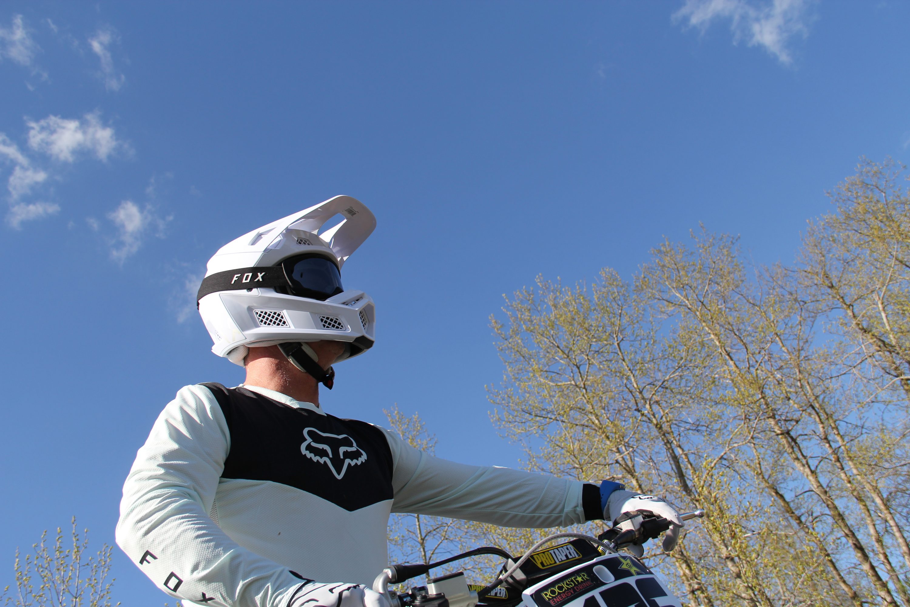 Fox V3 Moto Fluid Рrotection Helmet