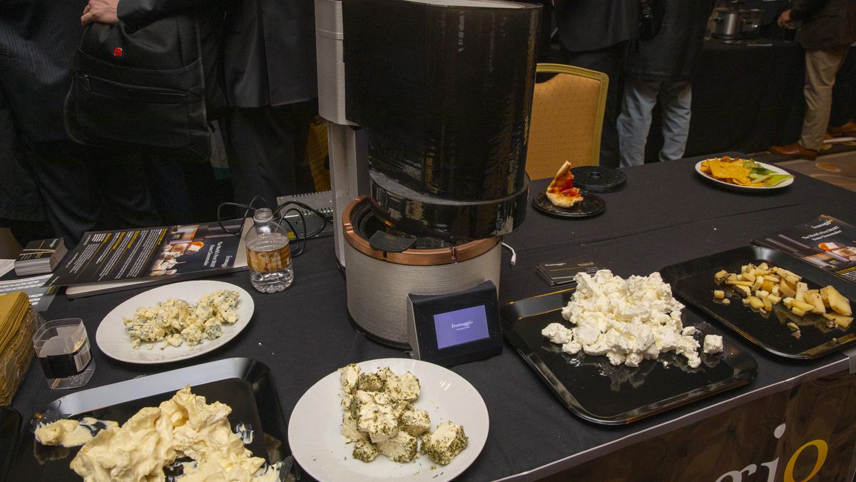 Fromaggio: A Smart, Automatic Home Cheesemaker