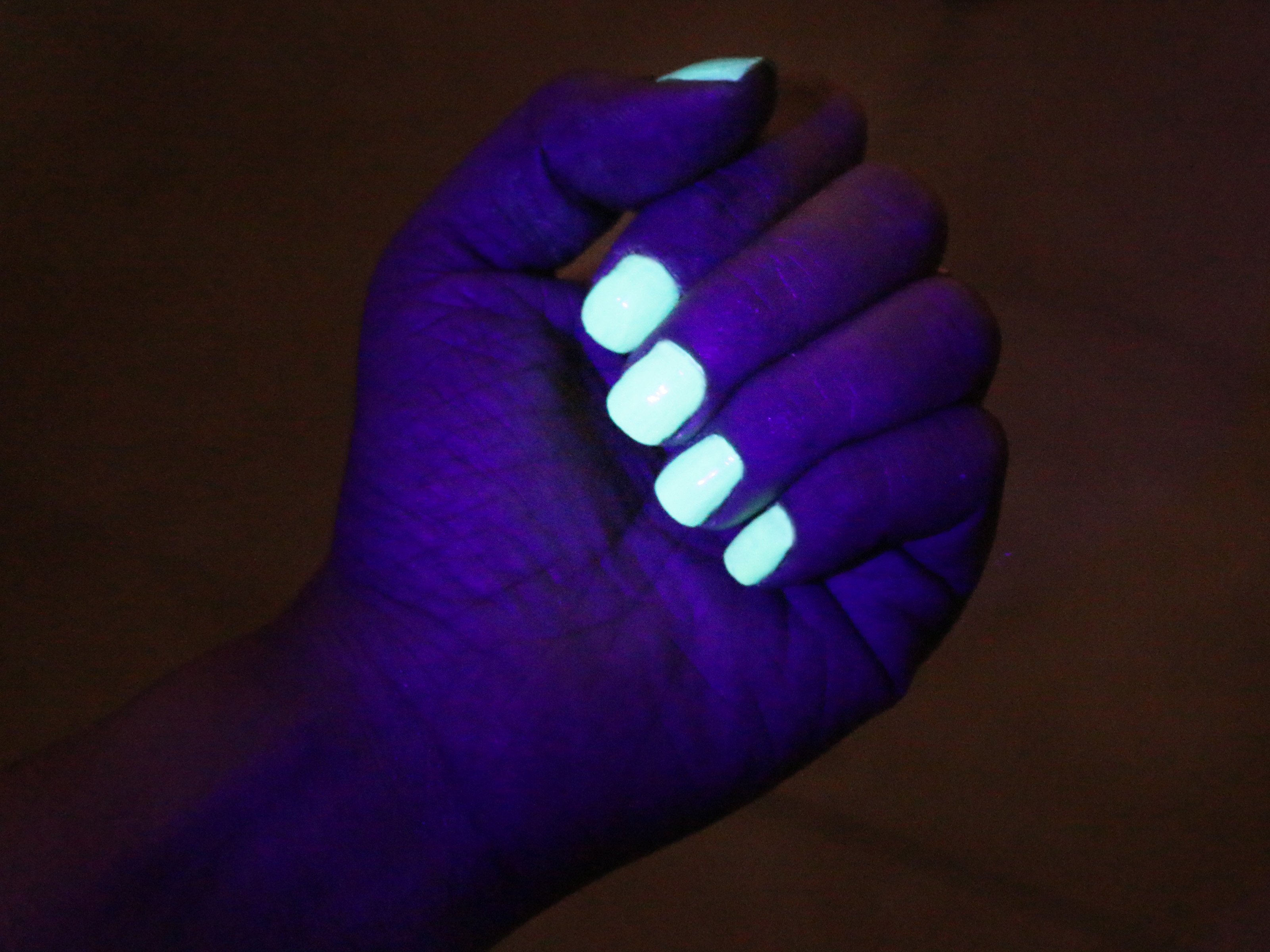 Glow In The Dark Nail Polish 