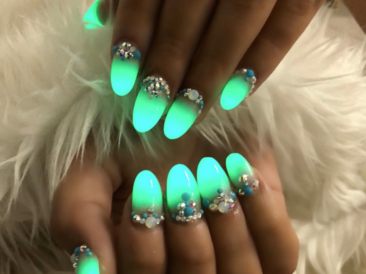 Glow In The Dark Nail Polish 