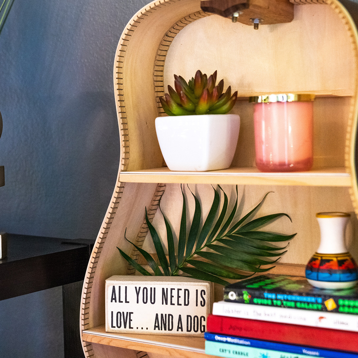 Gold Tone Guitar Shelf