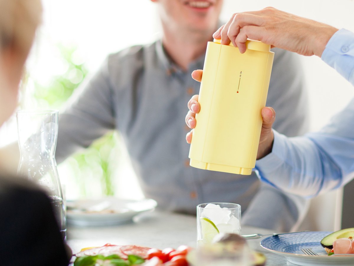 Hand-Held Ice Cube Maker