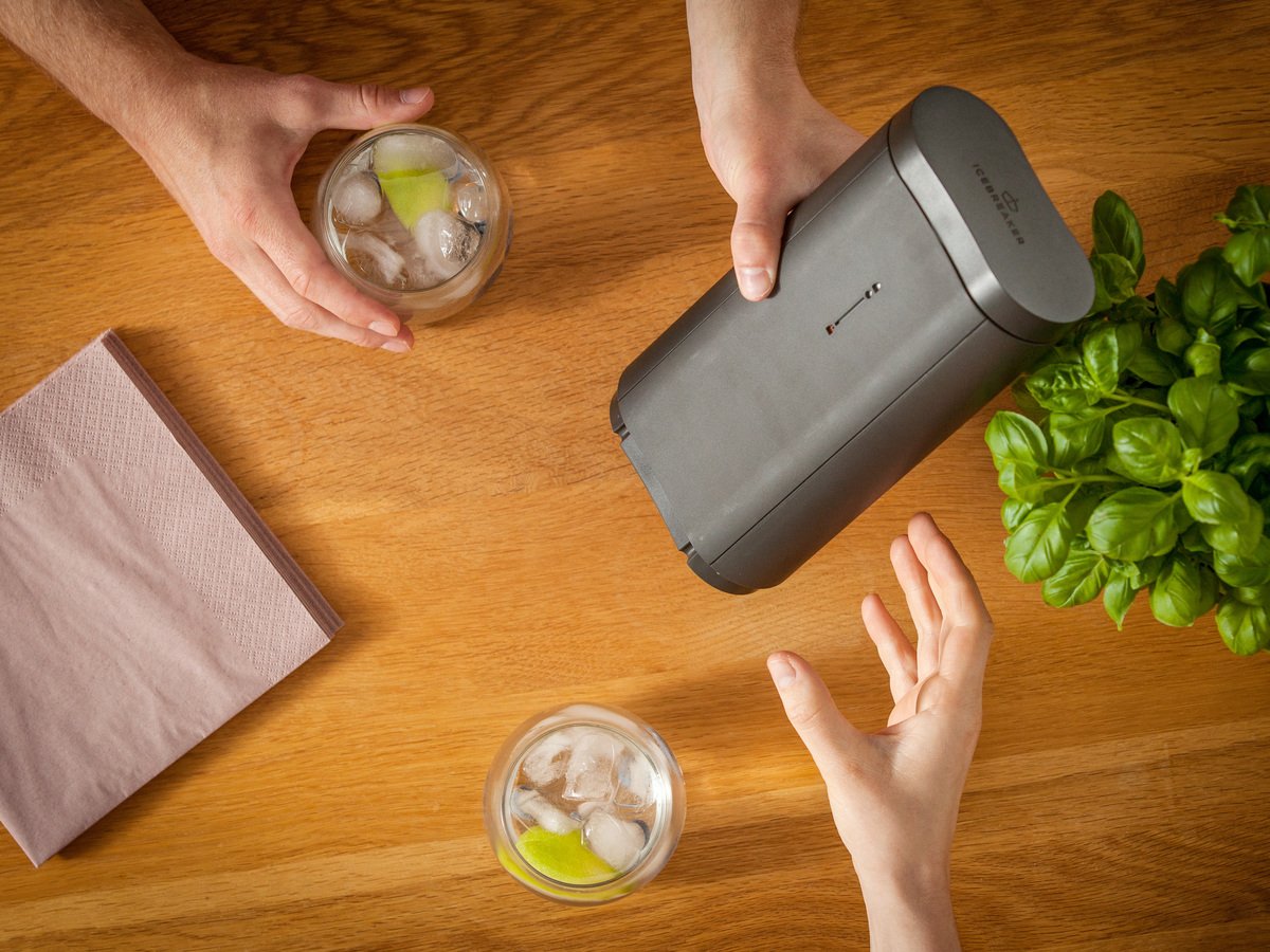 Hand-Held Ice Cube Maker