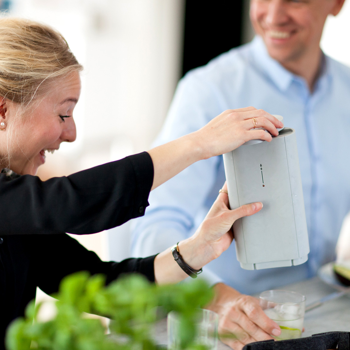 Hand-Held Ice Cube Maker