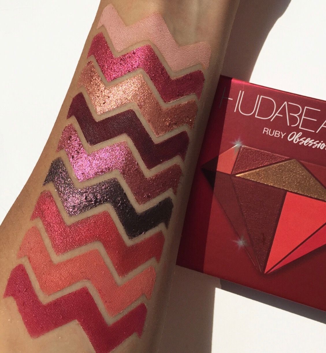 Huda Beauty Ruby Obsessions Eyeshadow Palette