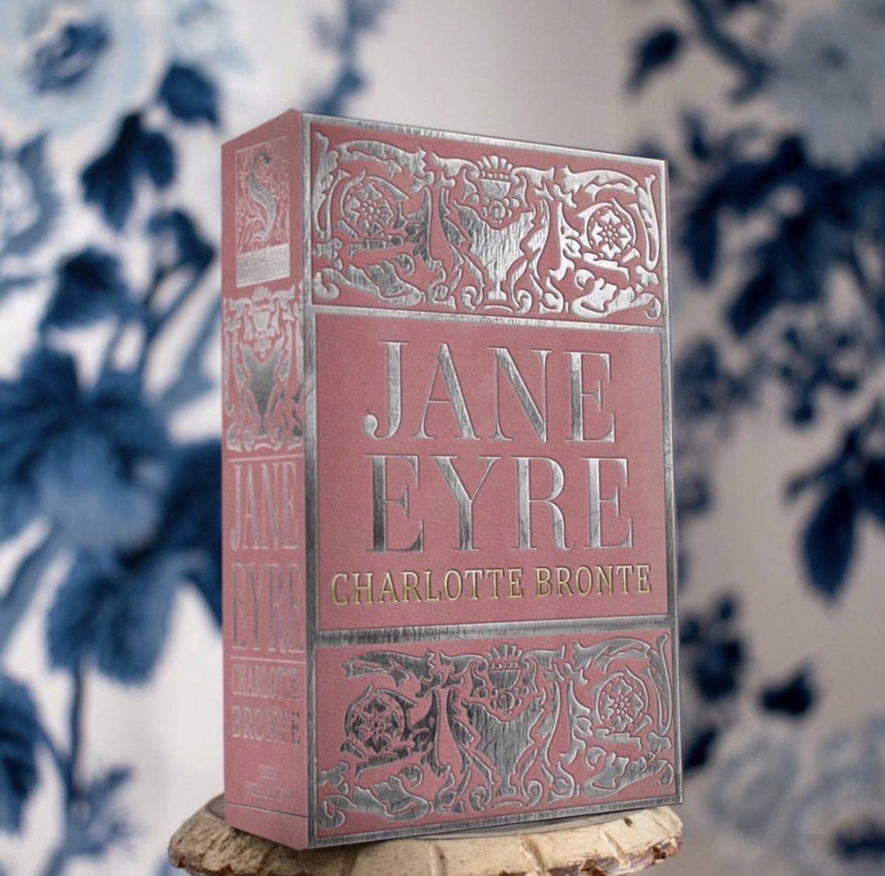 Jane Eyre Eyeshadow Palette