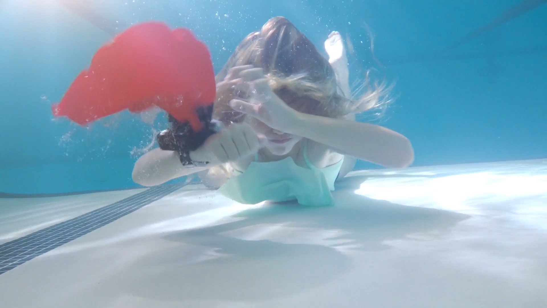 Kingii: A Wristband Emergency Flotation Device