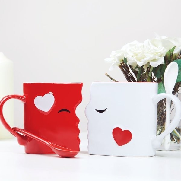 Kissing Mugs Set