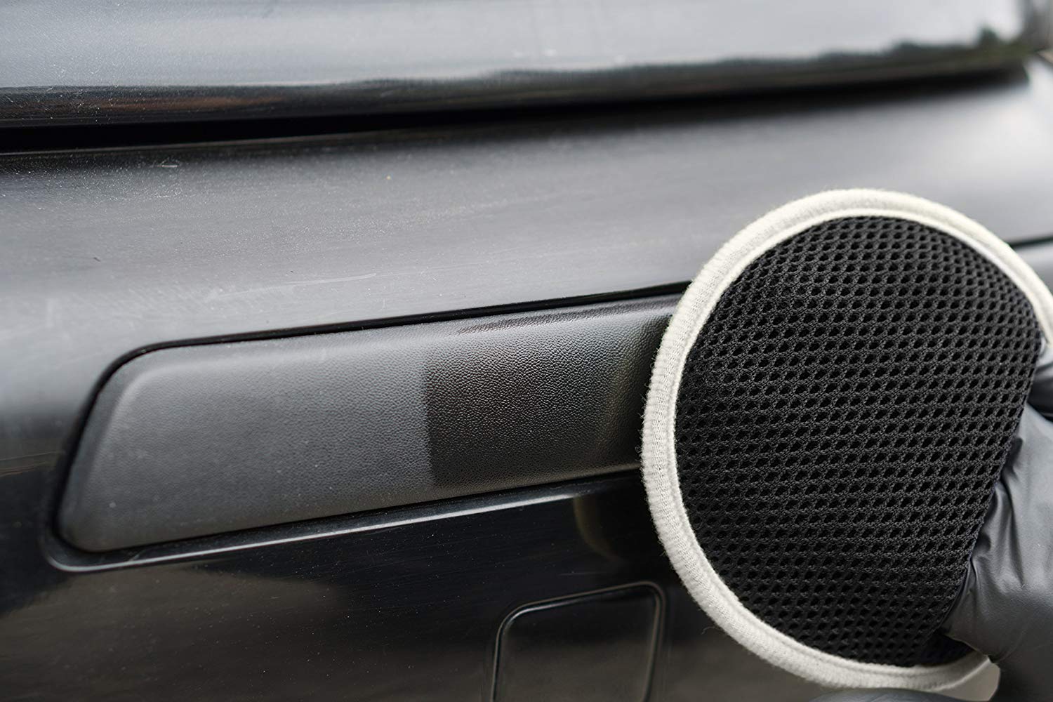 Kit for Car Tires After a Car Wash