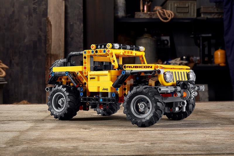 LEGO Technic Jeep Wrangler Building Set