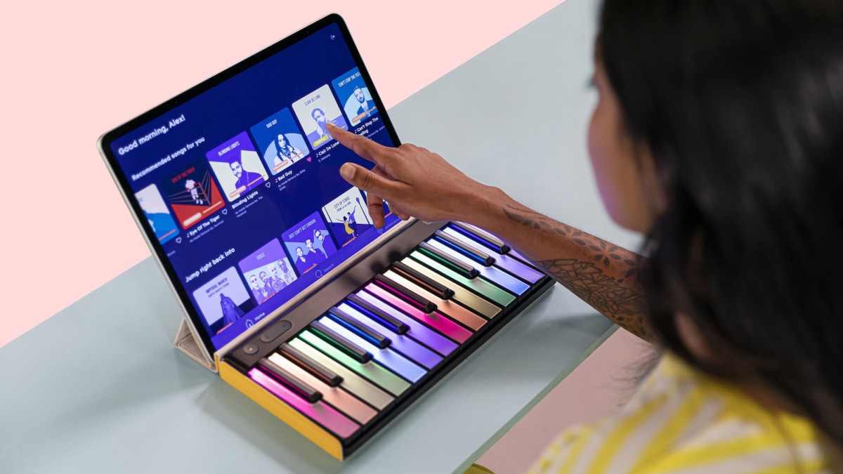 Lumi Portable Beginner’s Keyboard Guides You as You Play