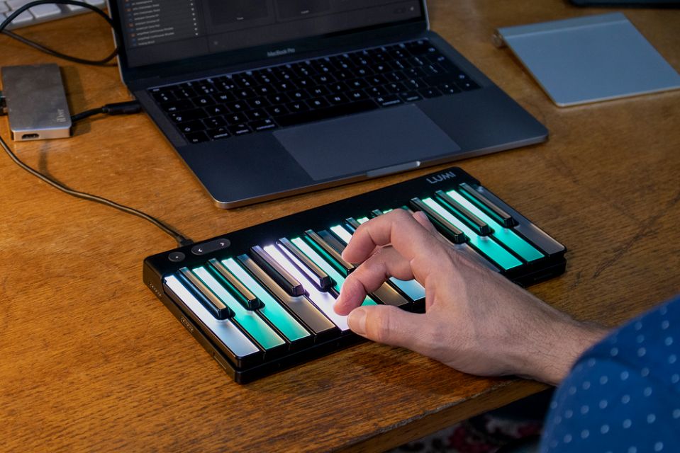 Lumi Portable Beginner’s Keyboard Guides You as You Play