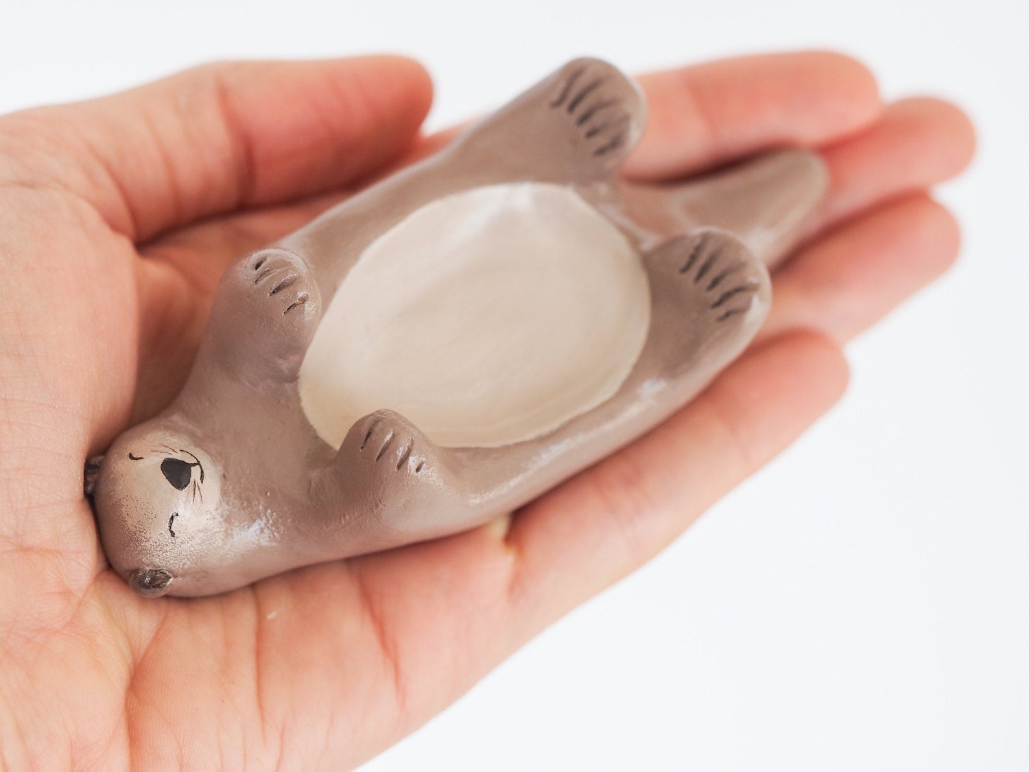 Otter Ring Holder