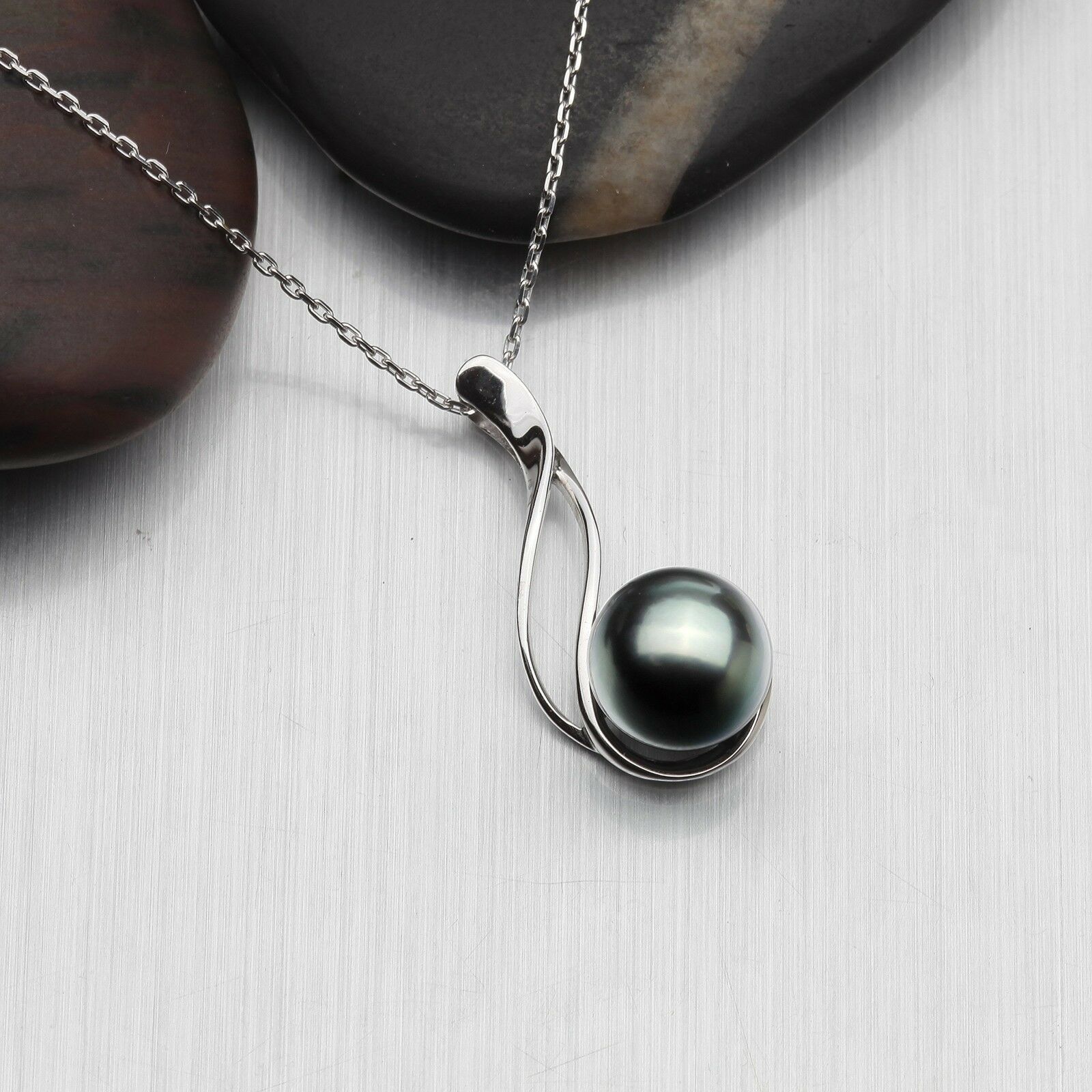 Pearl Pendant Necklace