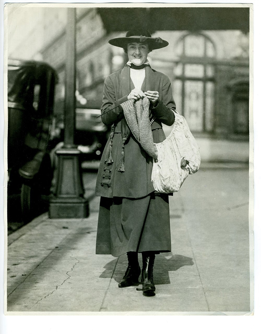 People Knitting: A Century of Photographs