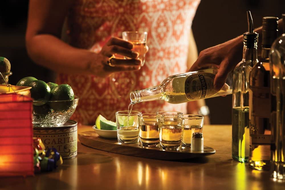 Picnic Time 6-Shot Glass Serving Set