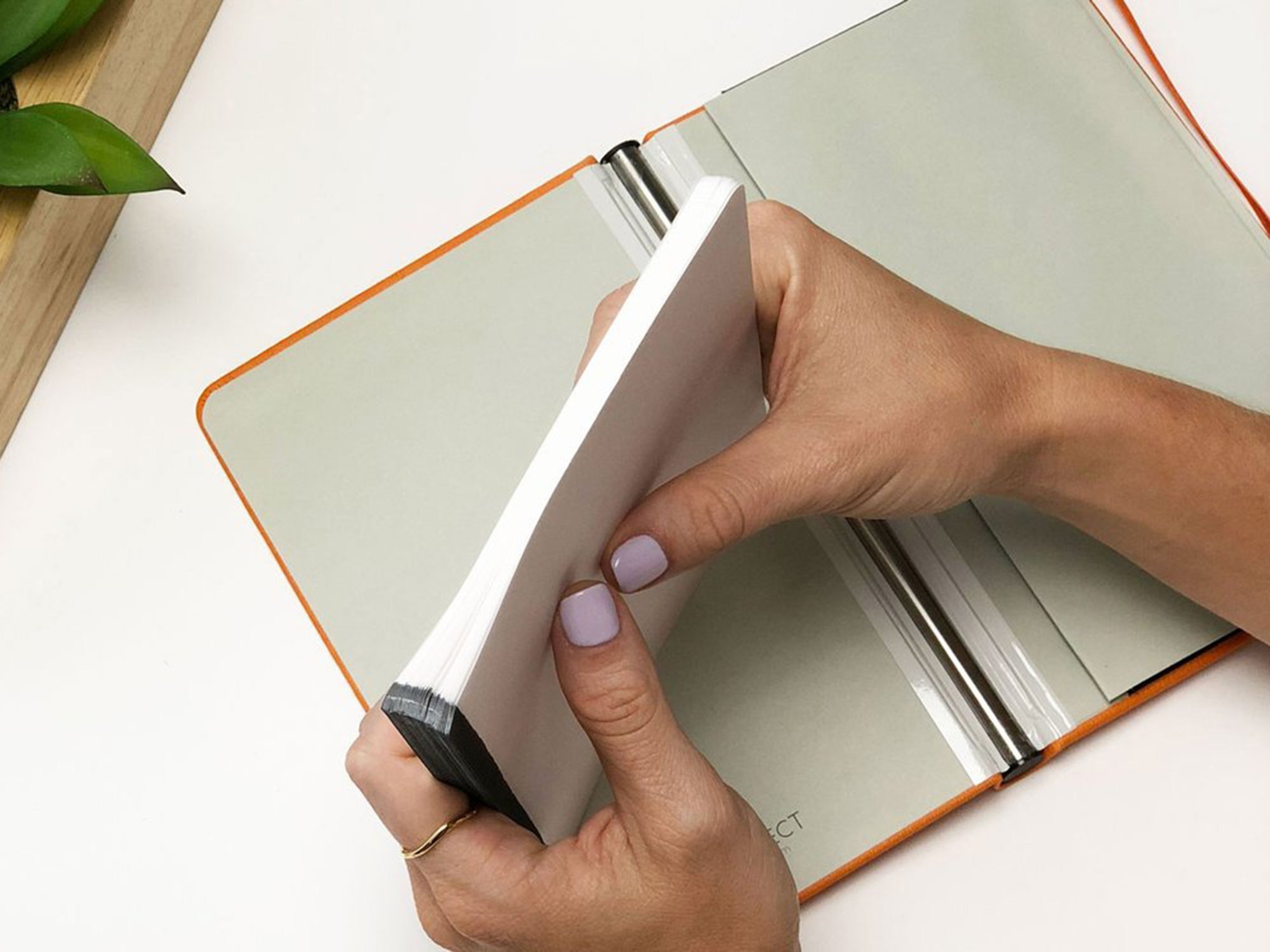 Rekonect Magnetic Notebook Has Leaves That You Can Detach And Reattach