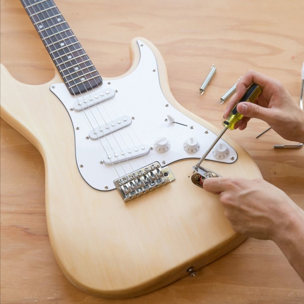 Saga DIY Electric Guitar Kit 