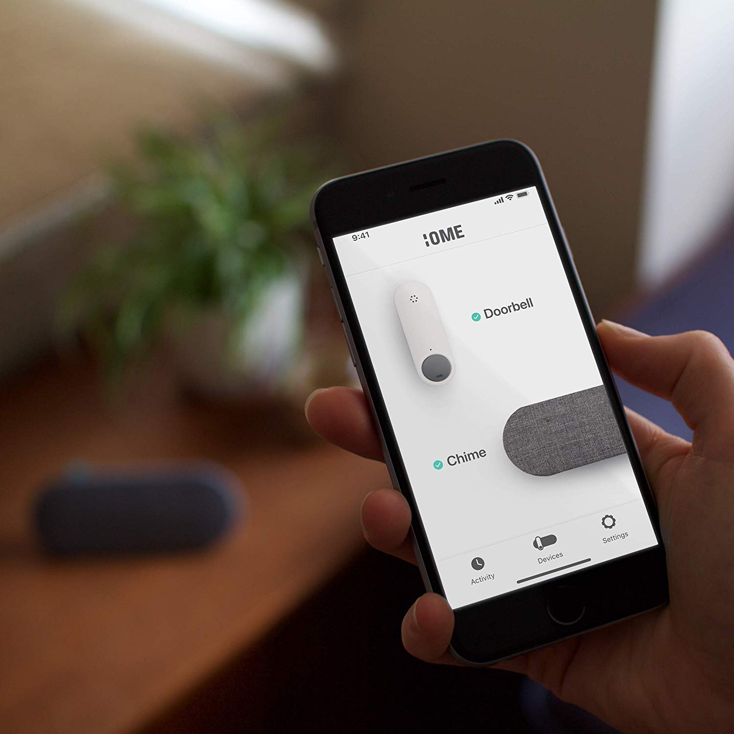 Smart Doorbell Lets You Speak to the Person at Your Front Door