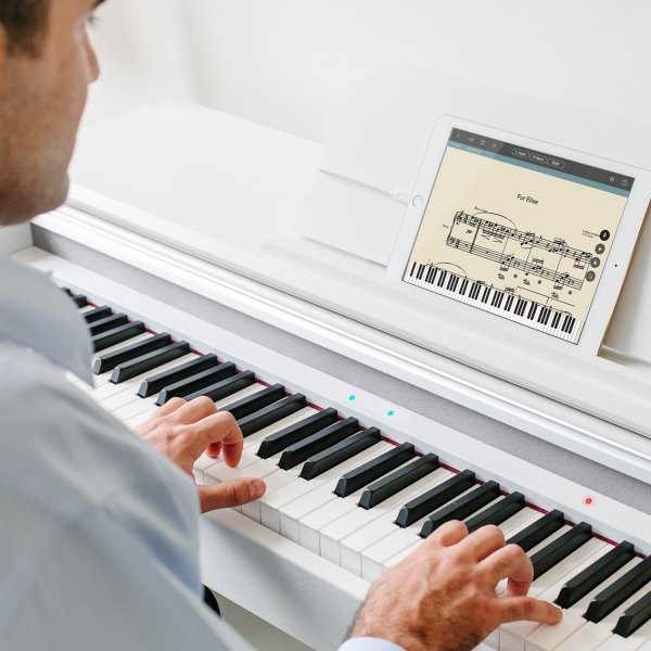 Smart Piano That Teaches You to Play