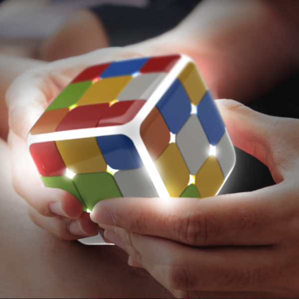 Smart Rubik's Cube for Cubing Maniacs