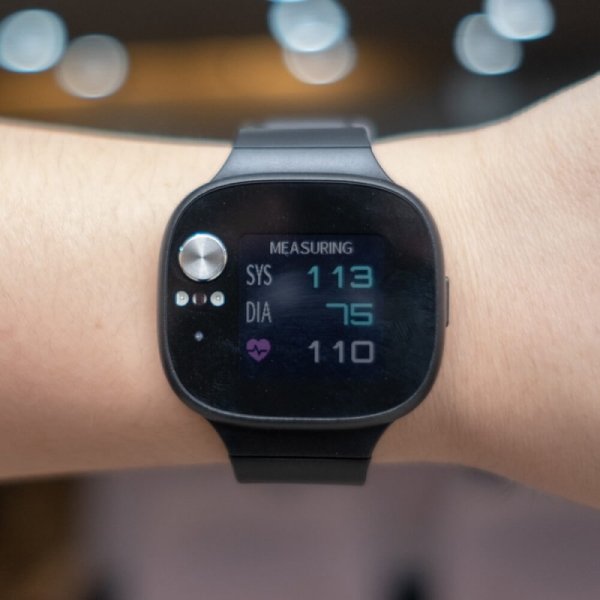 Smartwatch Blood Pressure Monitor