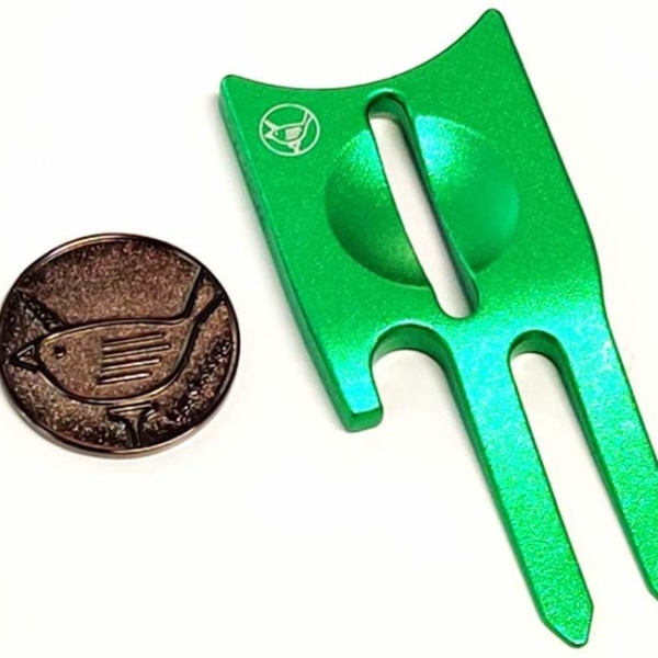 The 6-in-1 Golf Divot Tool