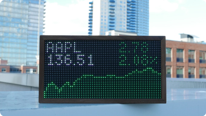 Tidbyt Smart Retro Display