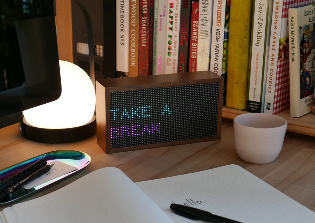 Tidbyt Smart Retro Display