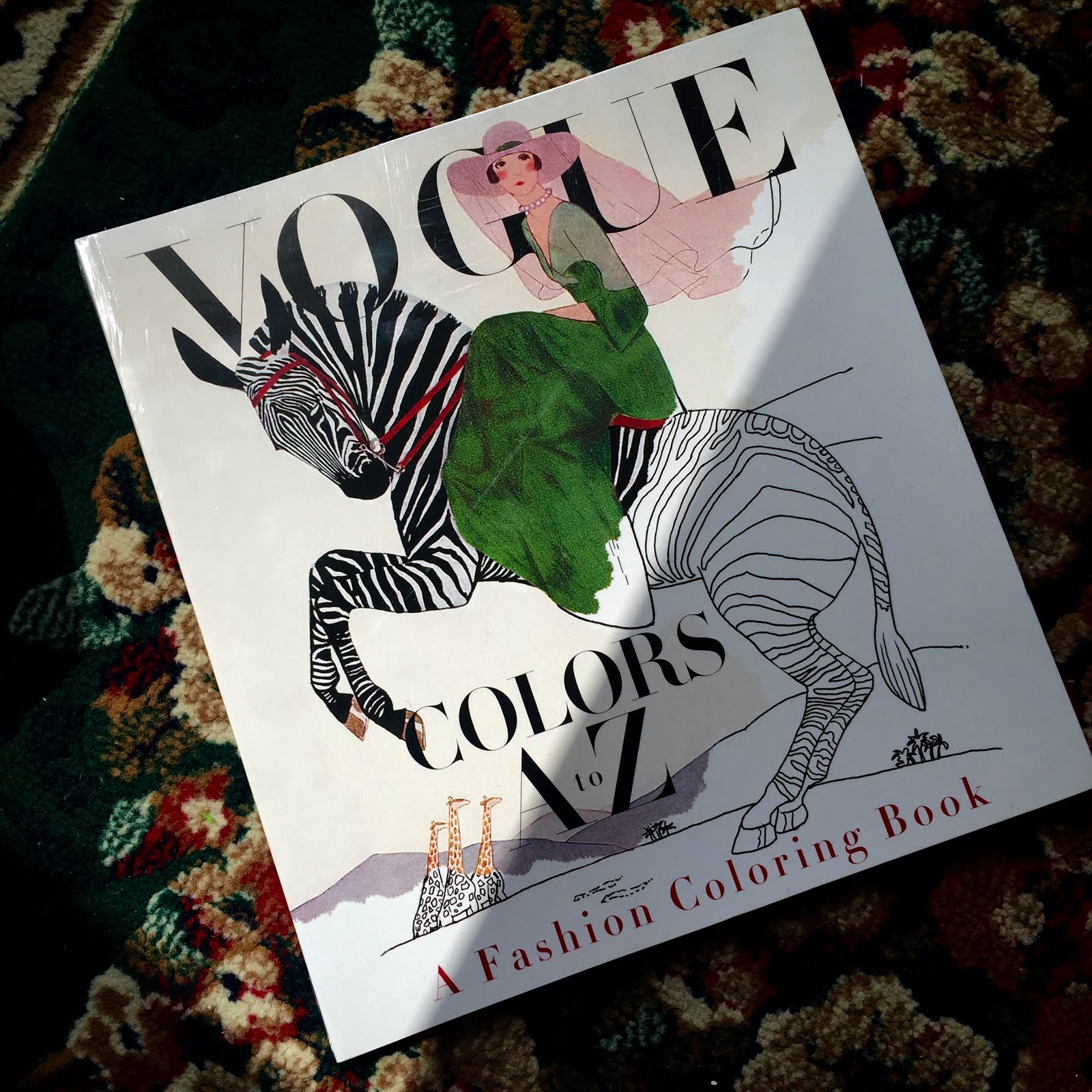 Vogue Colors A to Z: A Fashion Coloring Book