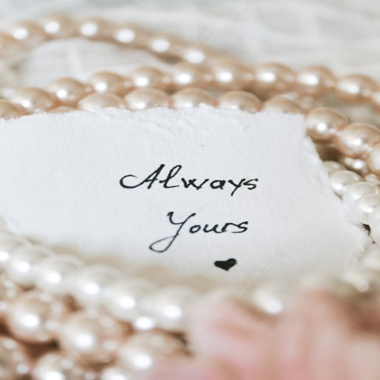 30th Wedding Anniversary Gifts (Pearl)