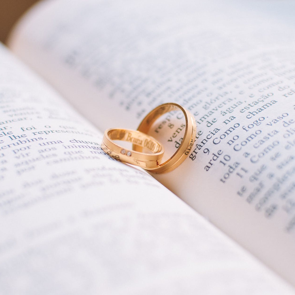 50th Wedding Anniversary Gifts (Gold)